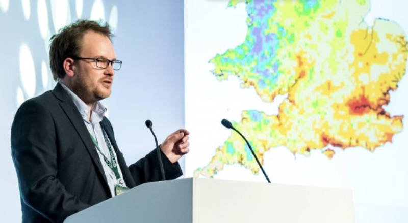 Dr Alistair Nesbitt Vinescapes
